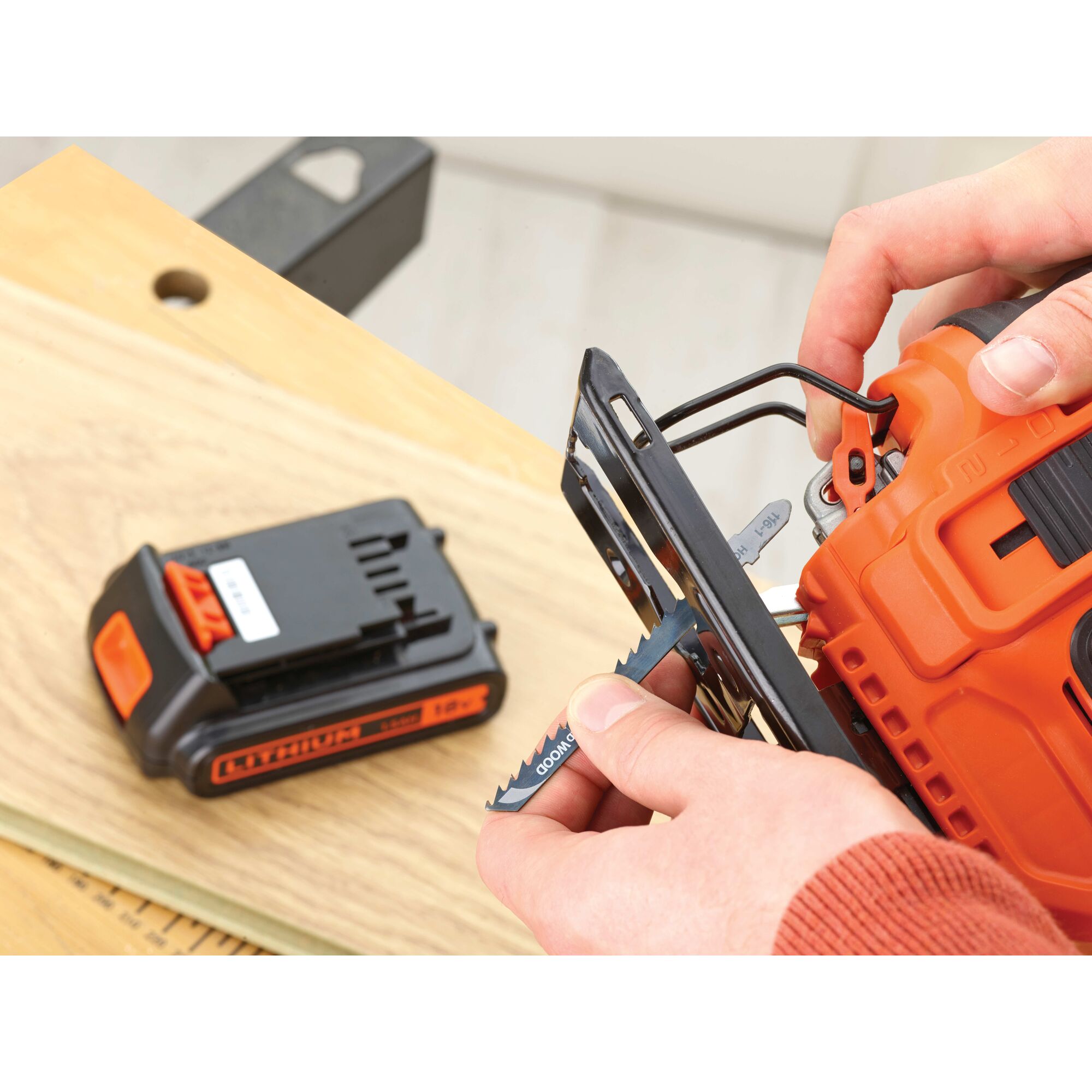 Black and decker cordless store jigsaw 18v