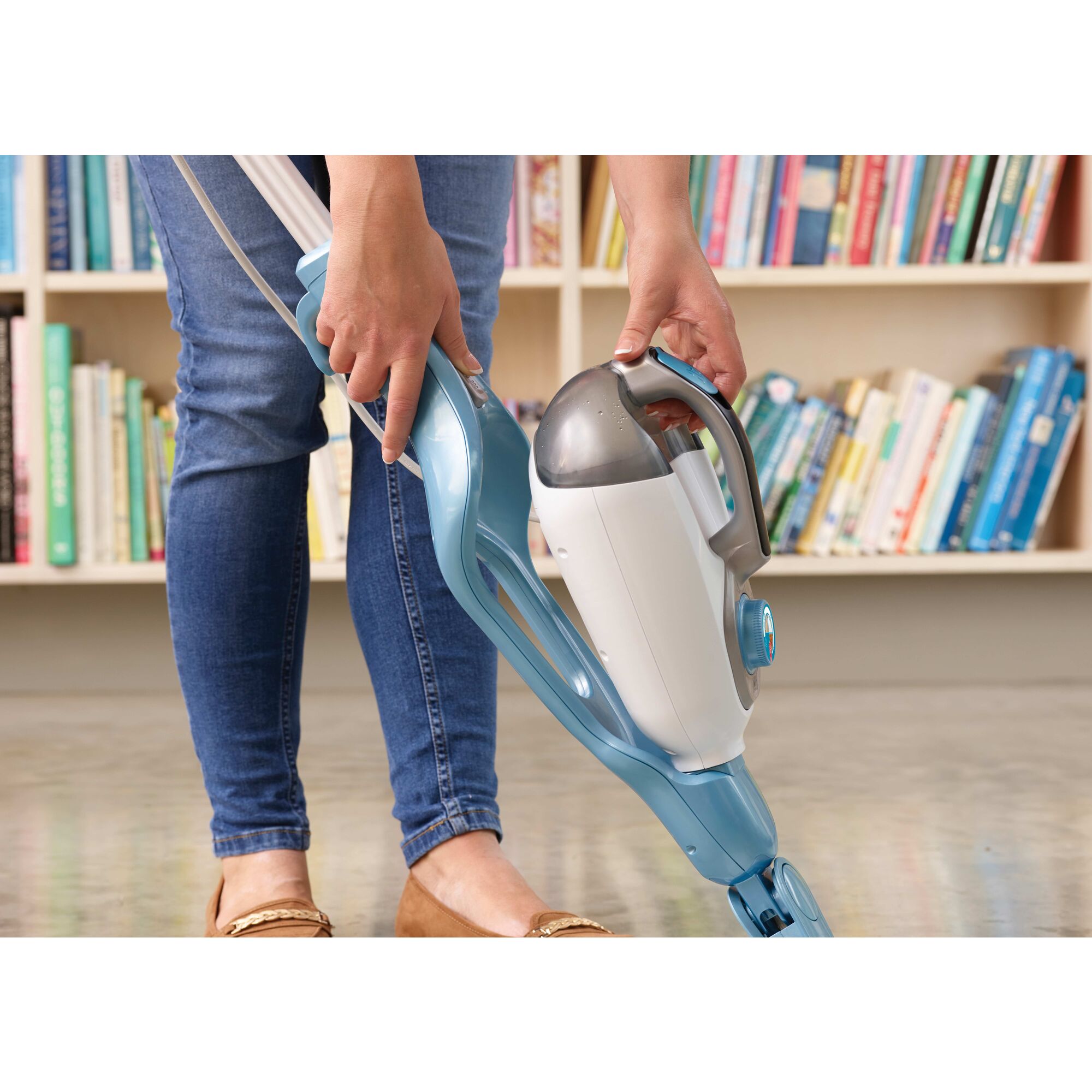 1300W 11 in 1 Steam mop with SteaMitt BLACK DECKER